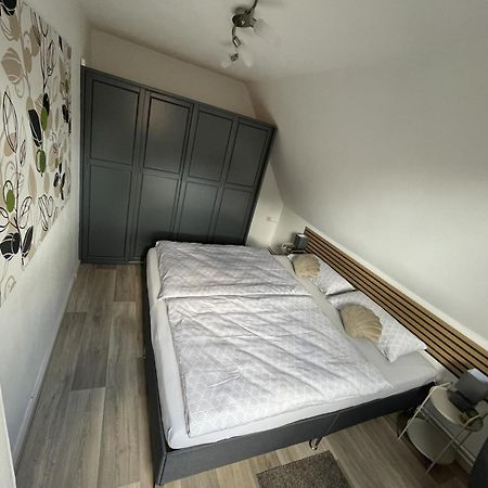 Ferienwohnung Alice Burhave Exteriör bild